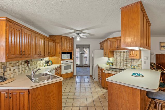 2707 Lincoln Drive, Arlington, TX 76006