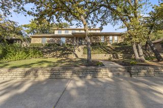 2707 Lincoln Drive, Arlington, TX 76006