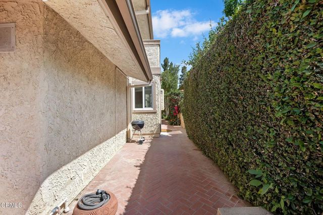 66 Paseo Esplendido, Camarillo, CA 93010