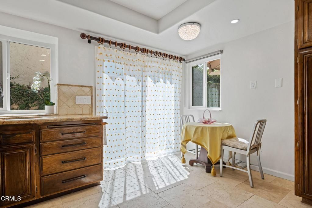 Image 15 of property listing at 66 Paseo Esplendido, Camarillo, CA 93010