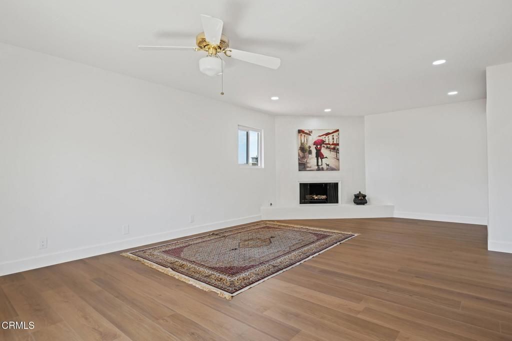 Image 21 of property listing at 66 Paseo Esplendido, Camarillo, CA 93010