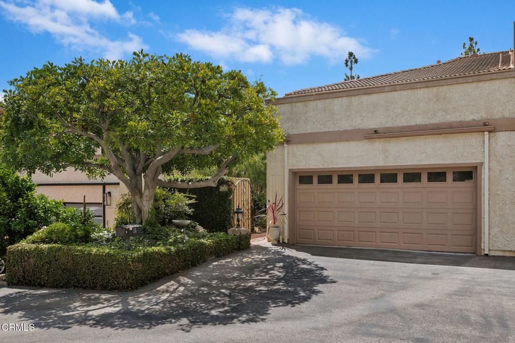 Image 3 of property listing at 66 Paseo Esplendido, Camarillo, CA 93010