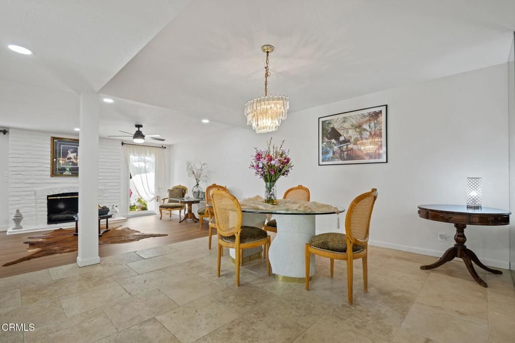 Image 8 of property listing at 66 Paseo Esplendido, Camarillo, CA 93010