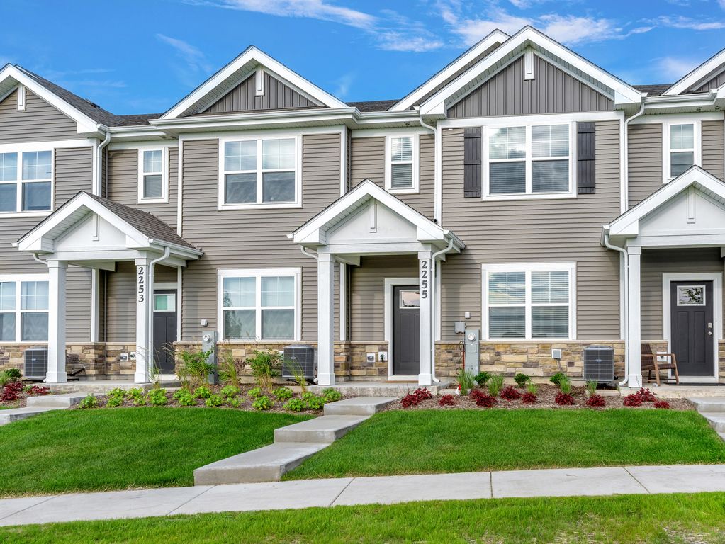 2255 Riesling Road, Oswego, IL 60543