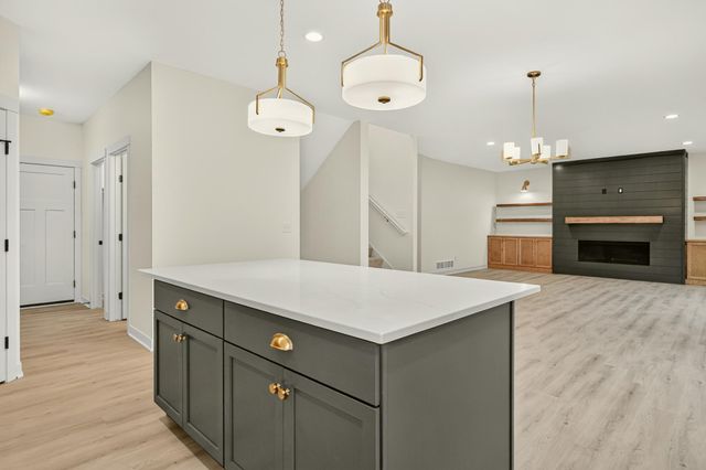 3756 Stonehedge Drive NE, Rochester, MN 55906