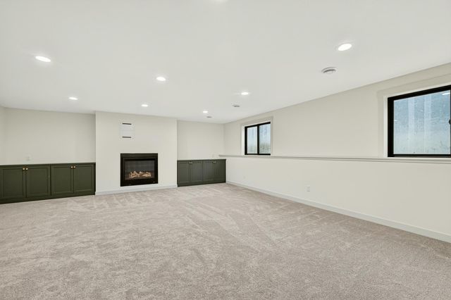 3756 Stonehedge Drive NE, Rochester, MN 55906
