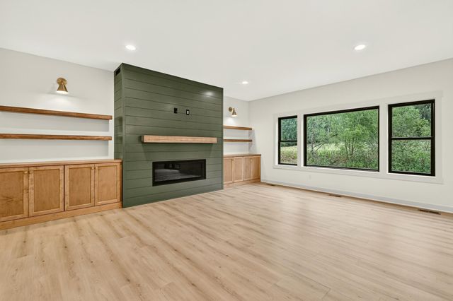 3756 Stonehedge Drive NE, Rochester, MN 55906