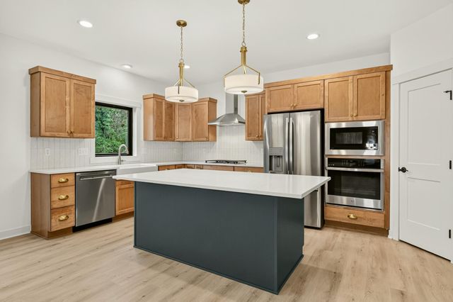 3756 Stonehedge Drive NE, Rochester, MN 55906