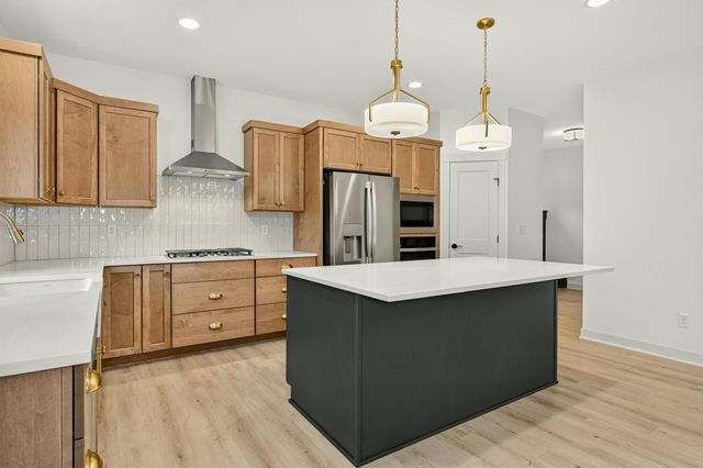 3756 Stonehedge Drive NE, Rochester, MN 55906