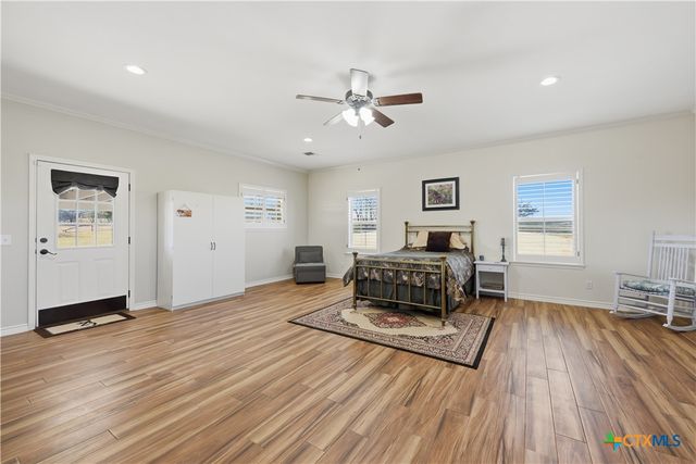 1733 County Road 376, Shiner, TX 77984