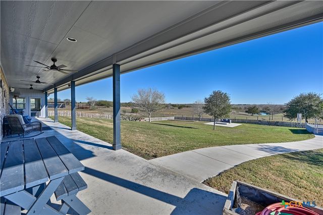 1733 County Road 376, Shiner, TX 77984