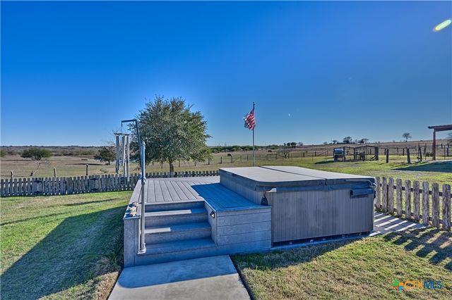 1733 County Road 376, Shiner, TX 77984