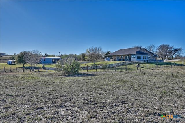 1733 County Road 376, Shiner, TX 77984