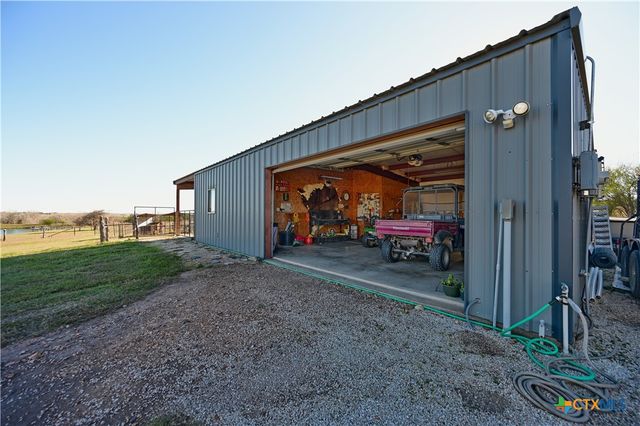 1733 County Road 376, Shiner, TX 77984