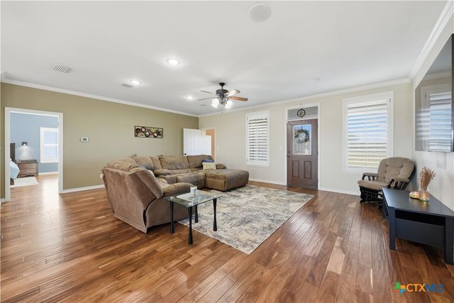 1733 County Road 376, Shiner, TX 77984