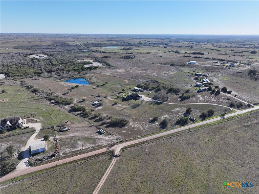 1733 County Road 376, Shiner, TX 77984