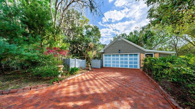 976 FAIRVIEW AVENUE, Mount Dora, FL 32757
