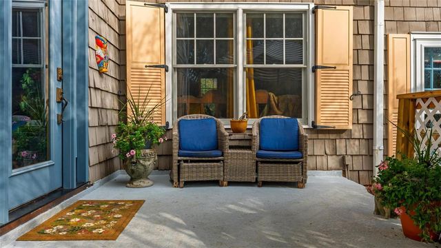 976 FAIRVIEW AVENUE, Mount Dora, FL 32757