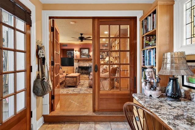 976 FAIRVIEW AVENUE, Mount Dora, FL 32757