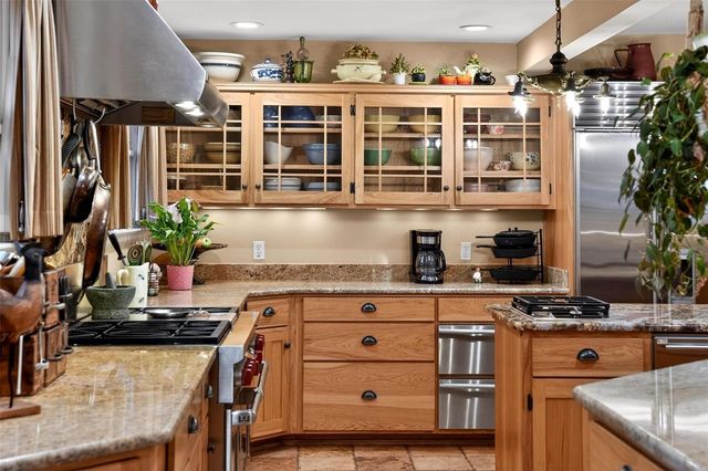 976 FAIRVIEW AVENUE, Mount Dora, FL 32757