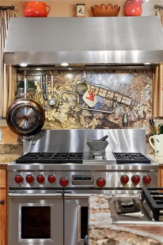 976 FAIRVIEW AVENUE, Mount Dora, FL 32757