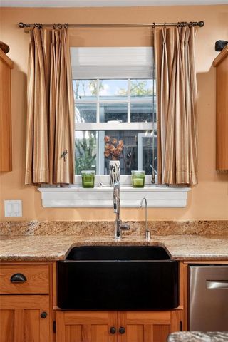 976 FAIRVIEW AVENUE, Mount Dora, FL 32757