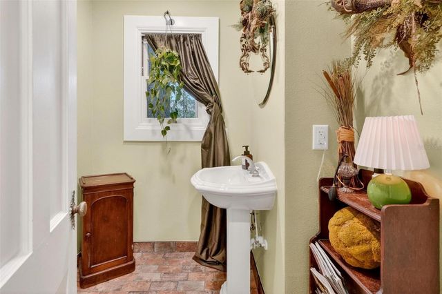 976 FAIRVIEW AVENUE, Mount Dora, FL 32757