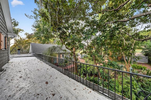 976 FAIRVIEW AVENUE, Mount Dora, FL 32757