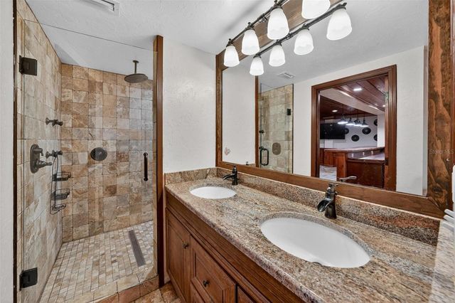 976 FAIRVIEW AVENUE, Mount Dora, FL 32757