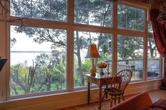 976 FAIRVIEW AVENUE, Mount Dora, FL 32757