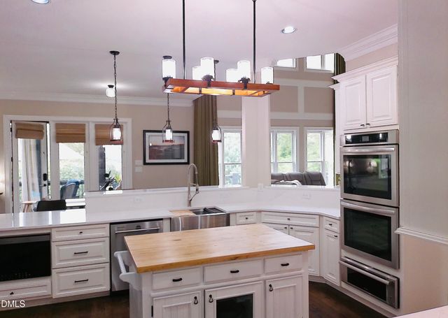 2515 Village Manor Way, Raleigh, NC 27614