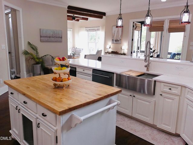 2515 Village Manor Way, Raleigh, NC 27614