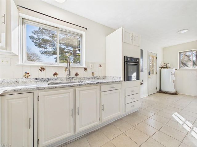 1101 Kenelm CT, Chesapeake, VA 23323