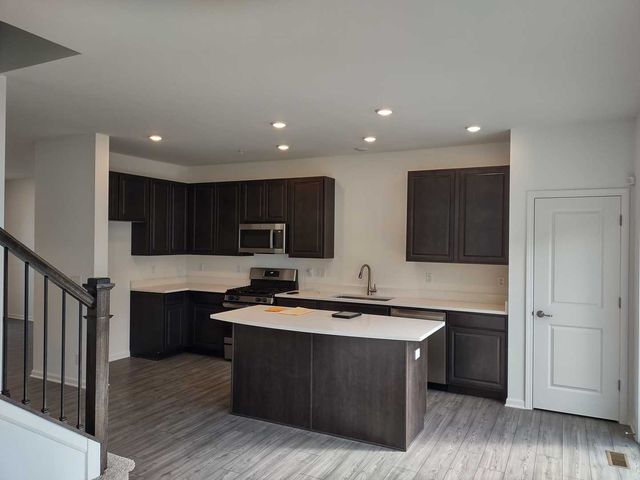 1039 Atterberg Road, South Elgin, IL 60177