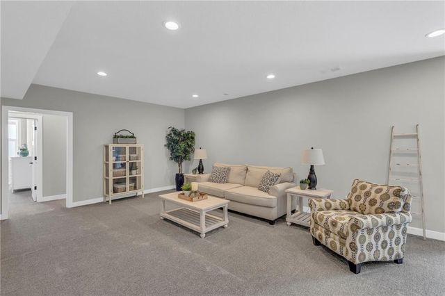 17476 W 163rd Place, Olathe, KS 66062