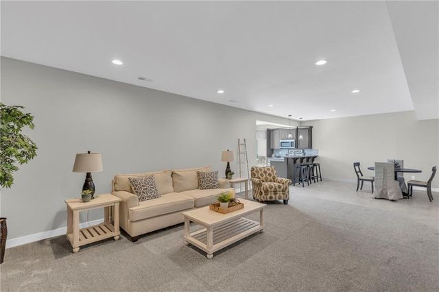 17476 W 163rd Place, Olathe, KS 66062