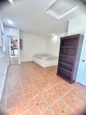 1601 NE 175 ST 2, North Miami Beach, FL 33162