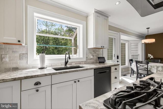15403 MARTINS HUNDRED DR, Centreville, VA 20120