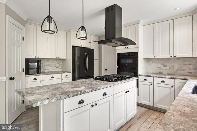 15403 MARTINS HUNDRED DR, Centreville, VA 20120