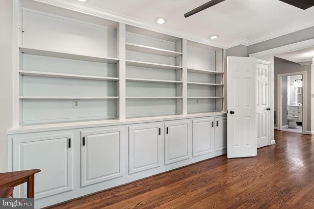 15403 MARTINS HUNDRED DR, Centreville, VA 20120