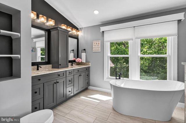 15403 MARTINS HUNDRED DR, Centreville, VA 20120