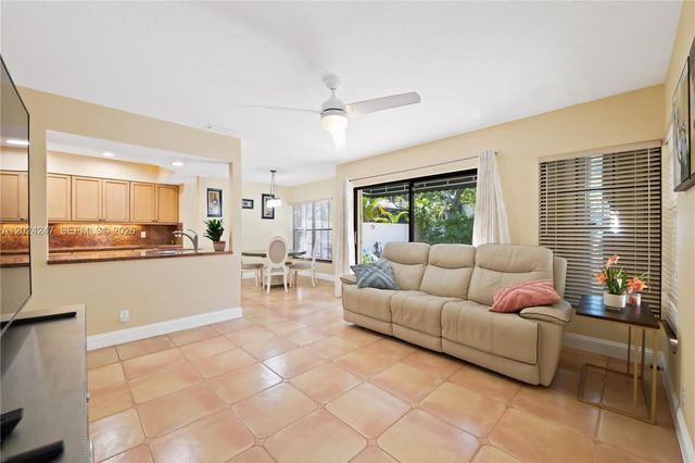 21718 Club Villa Ter, Boca Raton, FL 33433