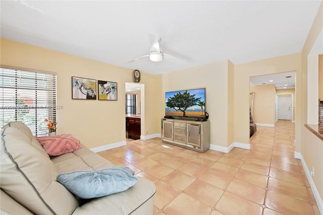 21718 Club Villa Ter, Boca Raton, FL 33433