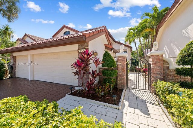 21718 Club Villa Ter, Boca Raton, FL 33433