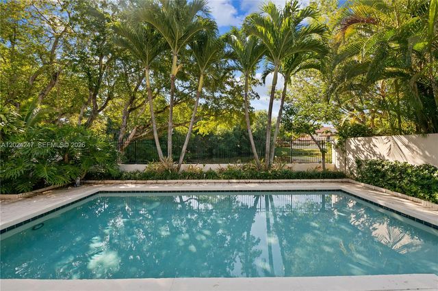 21718 Club Villa Ter, Boca Raton, FL 33433