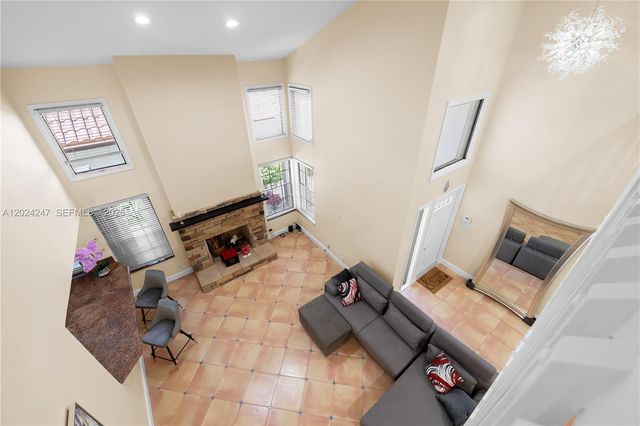 21718 Club Villa Ter, Boca Raton, FL 33433