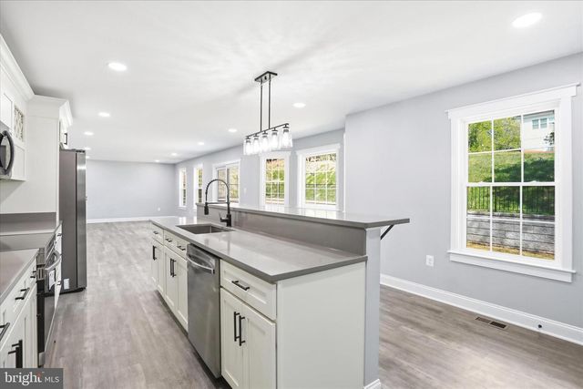 1357 N ROYAL AVENUE, Front Royal, VA 22630