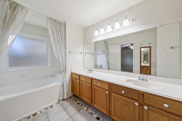 2302 Old Oak Lane, Kingwood, TX 77339