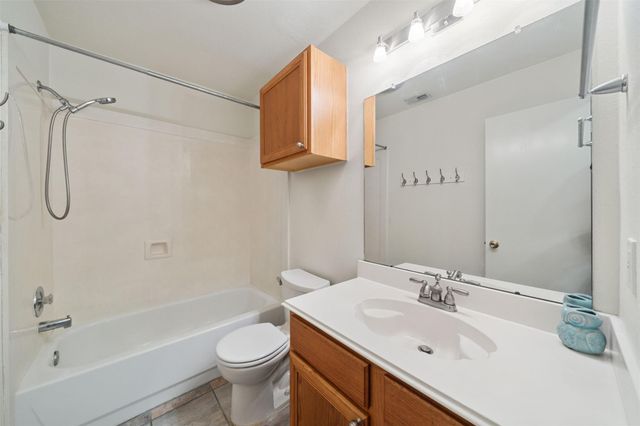 2302 Old Oak Lane, Kingwood, TX 77339