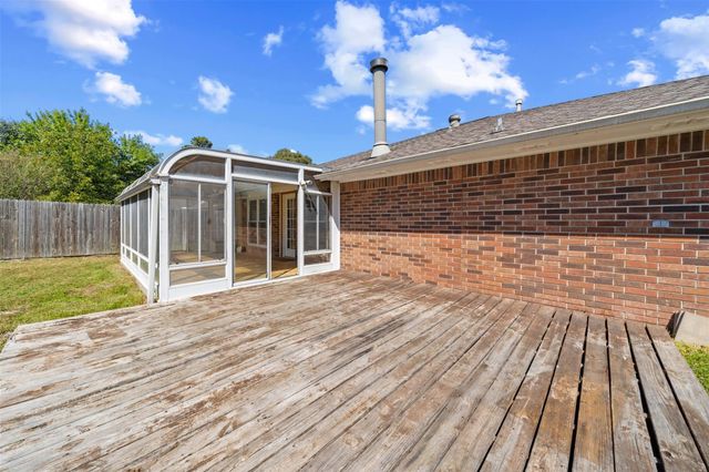 2302 Old Oak Lane, Kingwood, TX 77339